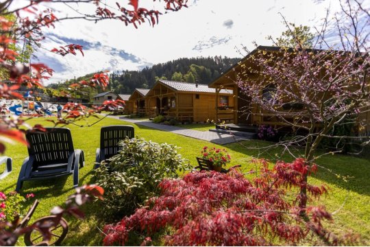 DOMKI POD ZIELONYM WZGÓRZEM