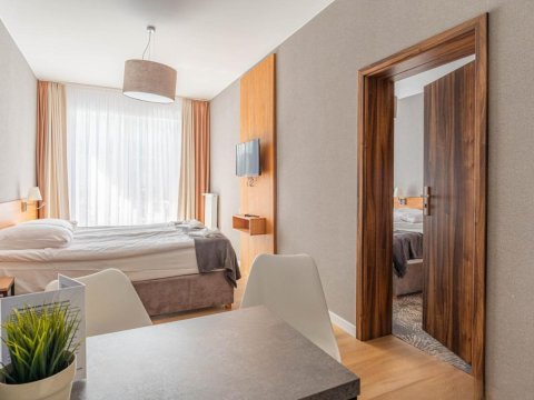 Alcest z widokiem na morze, basenem,