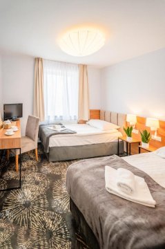 Alcest z widokiem na morze, basenem,