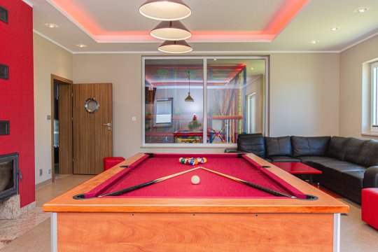 bilard - ul. Kuracyjna, 49