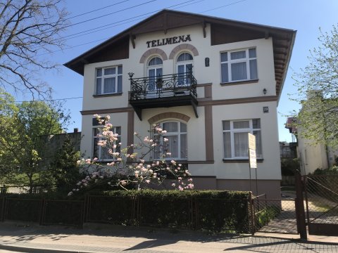 Telimena przy promenadzie i molo