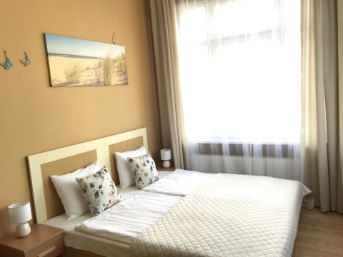 Telimena przy promenadzie i molo