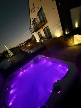 Loox Ostrovo- Boutique House-noclegi nad morzem