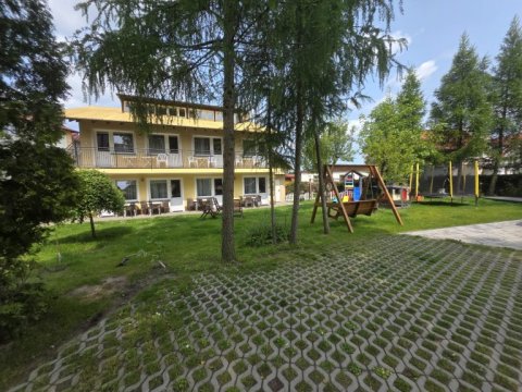 Ostoja – spokojny wypoczynek w zielonej części Jastrzębiej Góry