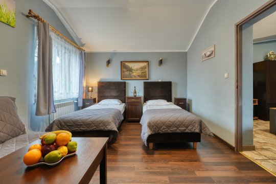 Zajazd Karłów Restauracja & Pokoje Gościnne