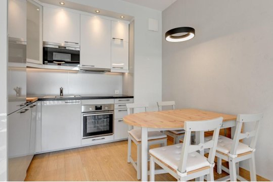 Holiday Apartment near the Sea - free private parking