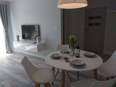 Apartament Cesarski Agnes z oddzielną sypialnią, parking
