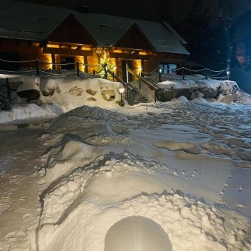 DOMEK SUDECKI ZAKĄTEK - 2 APARTAMENTY 7- os Z GORĄCĄ BALIĄ ZEWNĘTRZNĄ