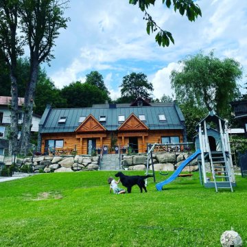 DOMEK SUDECKI ZAKĄTEK - 2 APARTAMENTY 7- os Z GORĄCĄ BALIĄ ZEWNĘTRZNĄ