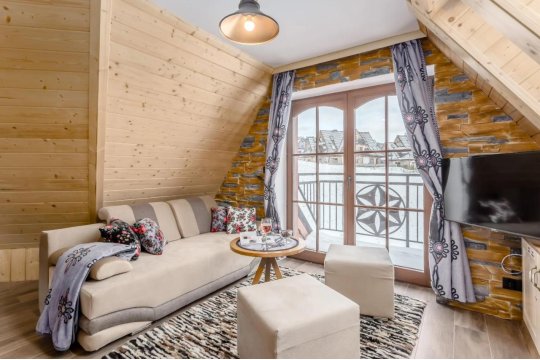 Hej Giewont , Apartament ze Skosami