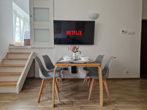 Pomorska 82 CENTRUM Netflix