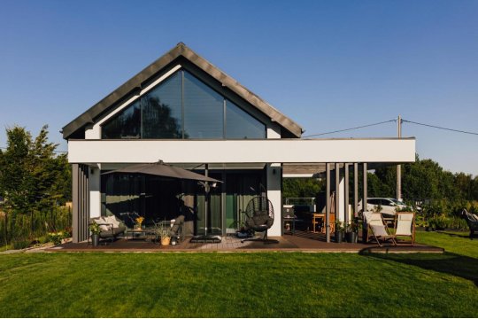 Kalwa Lake House - dom nad jeziorem z prywatnym pomostem i jacuzzi oraz sprzętem wodnym