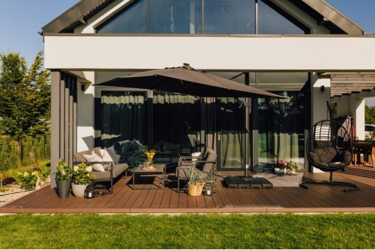 Kalwa Lake House - dom nad jeziorem z prywatnym pomostem i jacuzzi oraz sprzętem wodnym