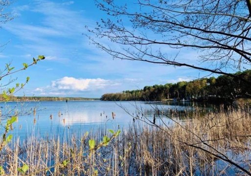 Dom nad jeziorem Sławskim