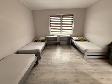 Noclegi pokoje pracownicze kwatery hostel Leszno Bukówiec Górny Nowe Tanie