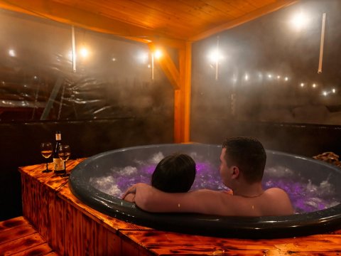 Domki z jacuzzi i sauną