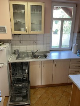 Apartament 60 m kw z 3 balkonami, widok na gory. Ogrod do dyspozycji, garaz.