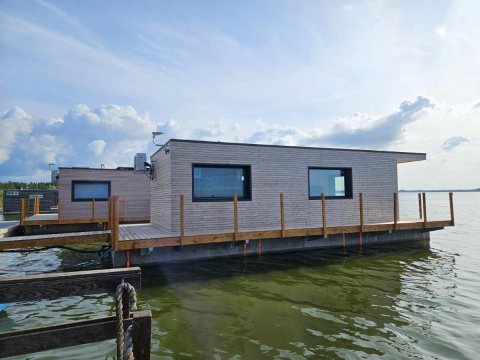 Domki na wodzie, Apartamenty, Houseboat, Jezioro Bukowo, Mierzeja "Natura Dąbkowice 5G"