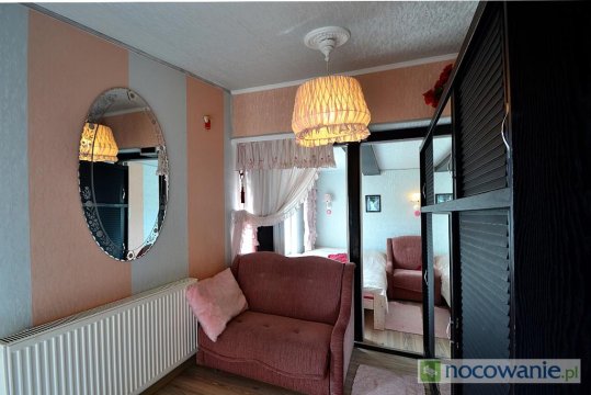 Apartament rożowy 5 osobowy z kuchnią.balkonem,łazienka - Agroturystyka Janikowonad morzem