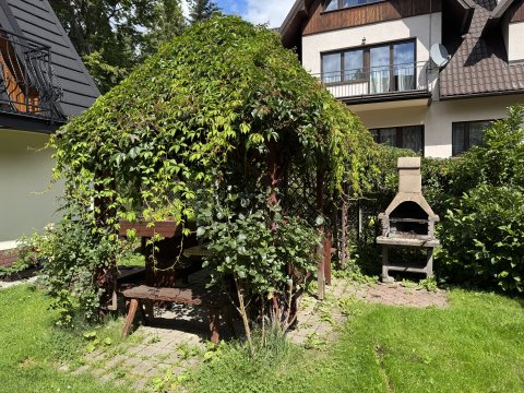 Altanka z grillem. - Pokoje gościnne "Cicha Uliczka"