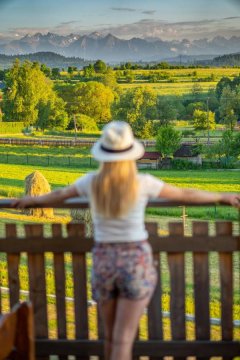 Pocztówka Z Mizernej, Drewniane domki z sielskim klimatem, Pieniny, Gorce, Jezioro Czorsztyńskie