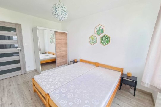 Przestronne mieszkanie na parterze domu z ogrodem