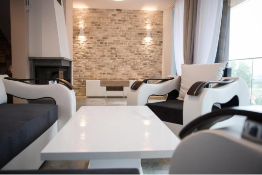 LUXURY OAK VILLAS