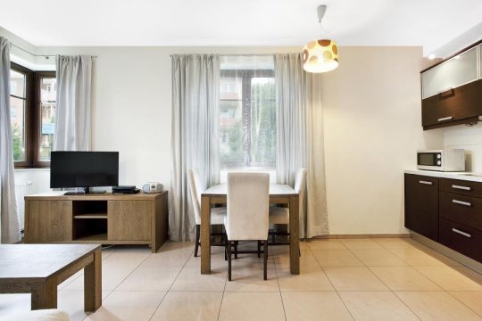 Apartament M&M, 2 pokoje, 300 m od plaży, prywatny ogródek, garaż, dla rodziny, 