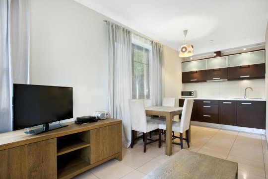 Apartament M&M, 2 pokoje, 300 m od plaży, prywatny ogródek, garaż, dla rodziny, 