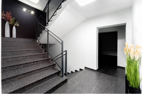 Apart House, Tylna 20