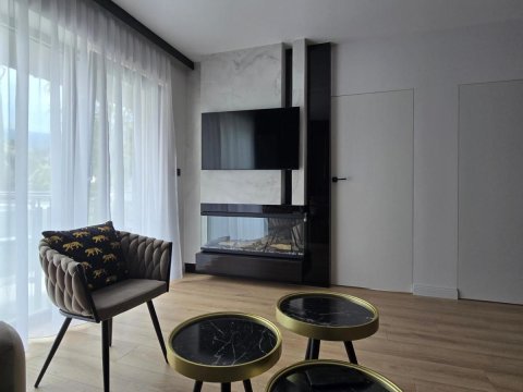 Apartament Stone Hill z basenem i widokiem na góry