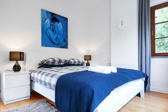 Apartament z Tarase - sypialnia z łóżkiem dwuosobowym - Costa Apartments