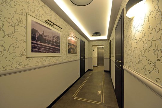 Hol na poziomie -1 - Admirał II