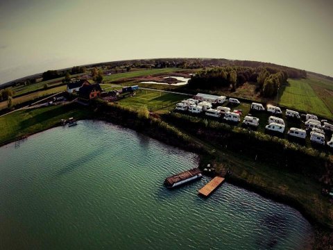 Agroturystyka Żabi Raj. Nazywają nas czasem CamperPark lub Stellplatz. - Agroturystyka Żabi Raj - noclegi w rejonie miast Serock i Pułtusk
