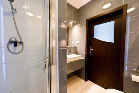 Duża nowoczesna łazienka - Platinum Aparthotel