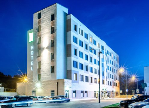 Budynek - ibis Styles Wałbrzych***
