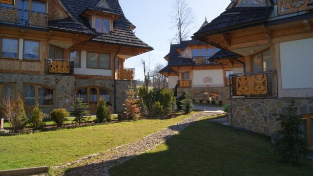 widok posesji - Apartament Tatrachata z ogródkiem i kominkiem idealny dla rodzin