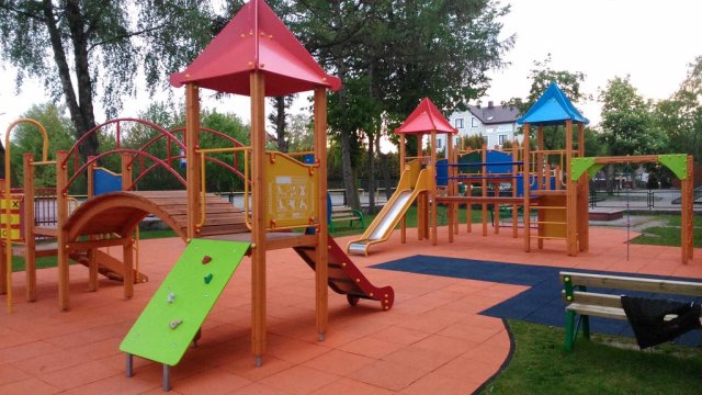 plac zabawa dla dzieci 50m od pensjonatu - Dorotka - blisko morza i tanio