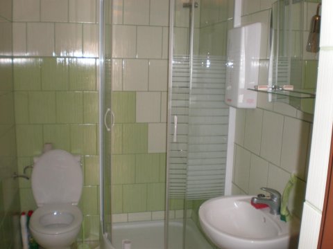 dodatkowa łazienka - Dom nad jeziorem Łaśmiady | pokoje 3-osobowe 