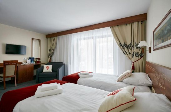 Hotel Logos***