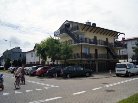 www.bursztynek.kolobrzeg.pl - Tęczowa 7