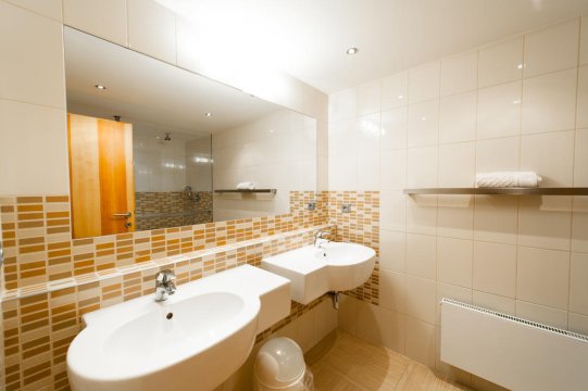 Modern bathroom facilities as a standard - Motel Jetel