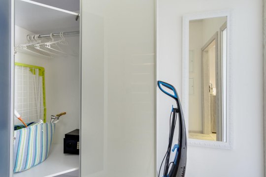 wyposażenie - Apartament z ogrodem, tarasem i garażem