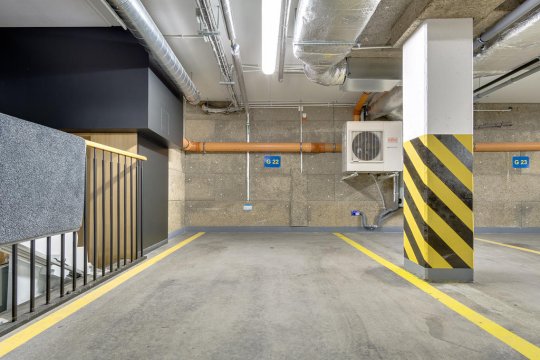 garaż - Apartament z ogrodem, tarasem i garażem