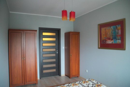 Sypialnia - szafy - Apartament STRAND w kołobrzeskim porcie