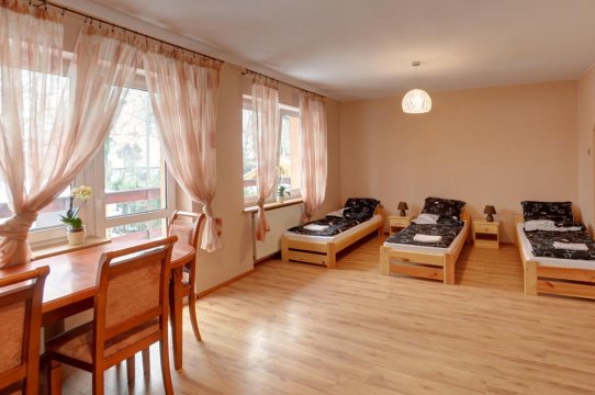 pokoj z kominkiem 1 pietro - tanie-noclegi-lodz24.pl