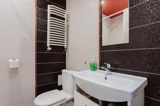 Łazienka w pokoju 2-osobowym  - Hostel Tara