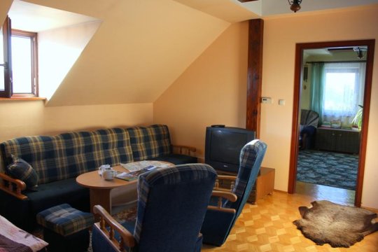 apartament na górze - salon - Noclegi w Księgarni