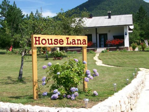 Plitvice Lakes - Holiday Home Lana