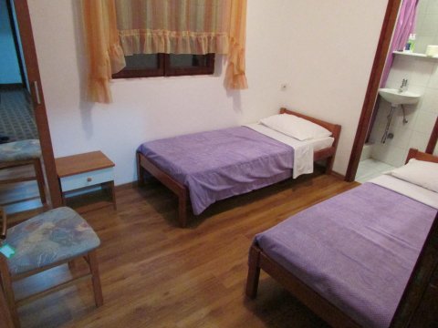 Small twin room - Guest house Nenad